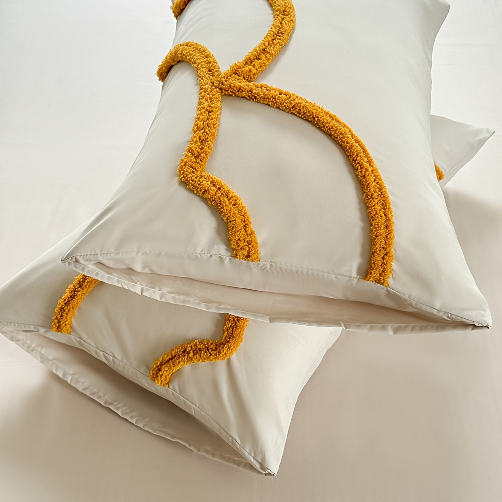 Tufted Bedding Set – Bedspread and Pillowcases with Large Flower Design