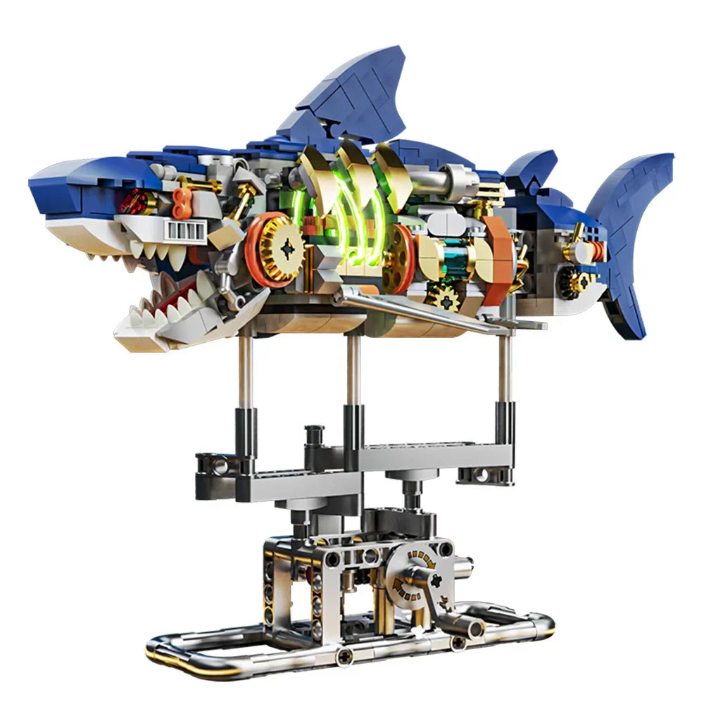 Moving Shark Building Set - 687 Pieces | 24 cm