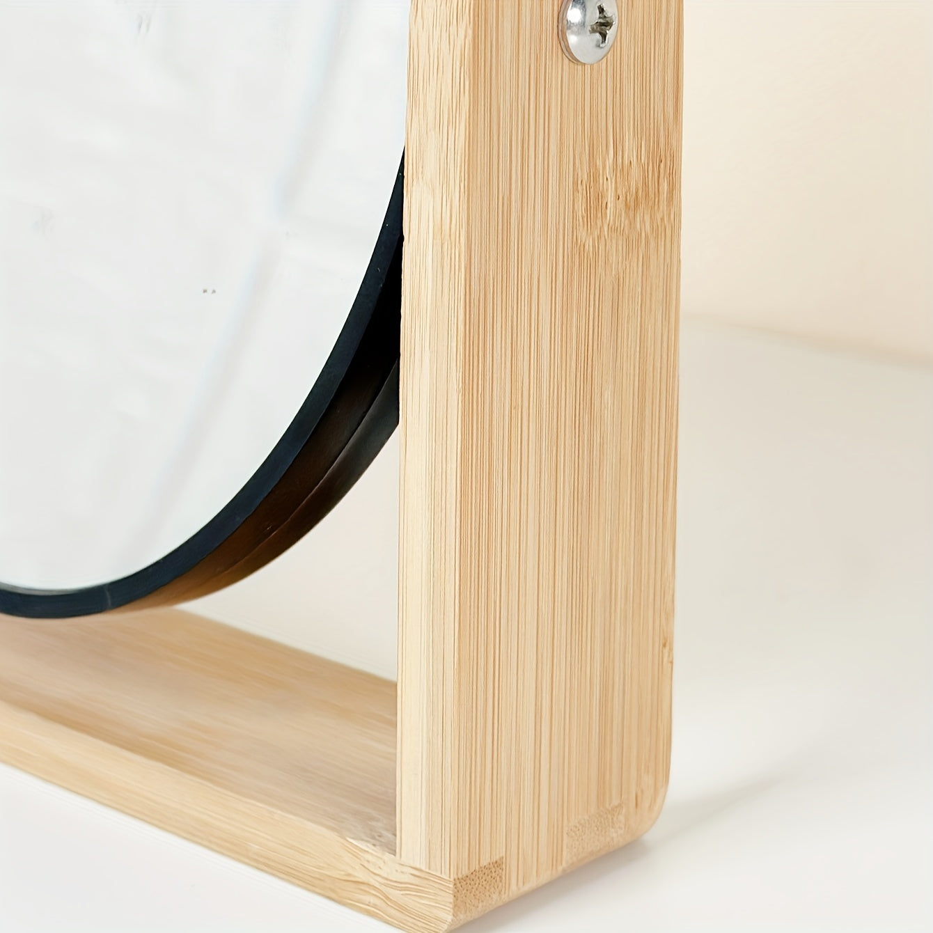 Stylish Double-Sided Make-Up Mirror – Practical and Atmospheric