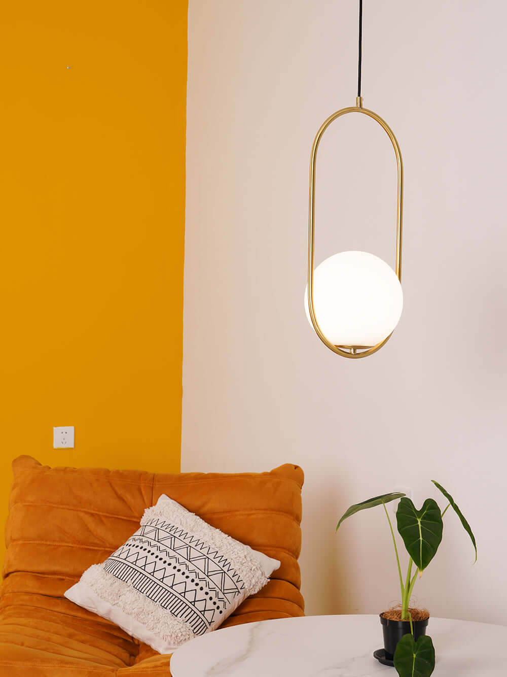 Modern Pendant Light - Elegant & Stylish Design