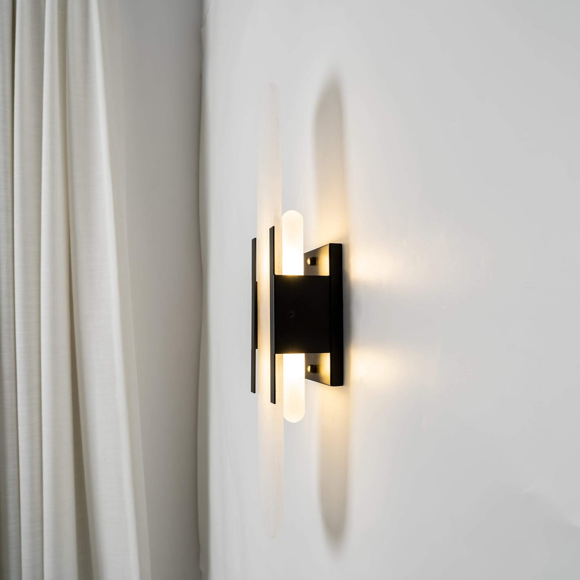 Modern Wall Lamp - Alabaster & Metal