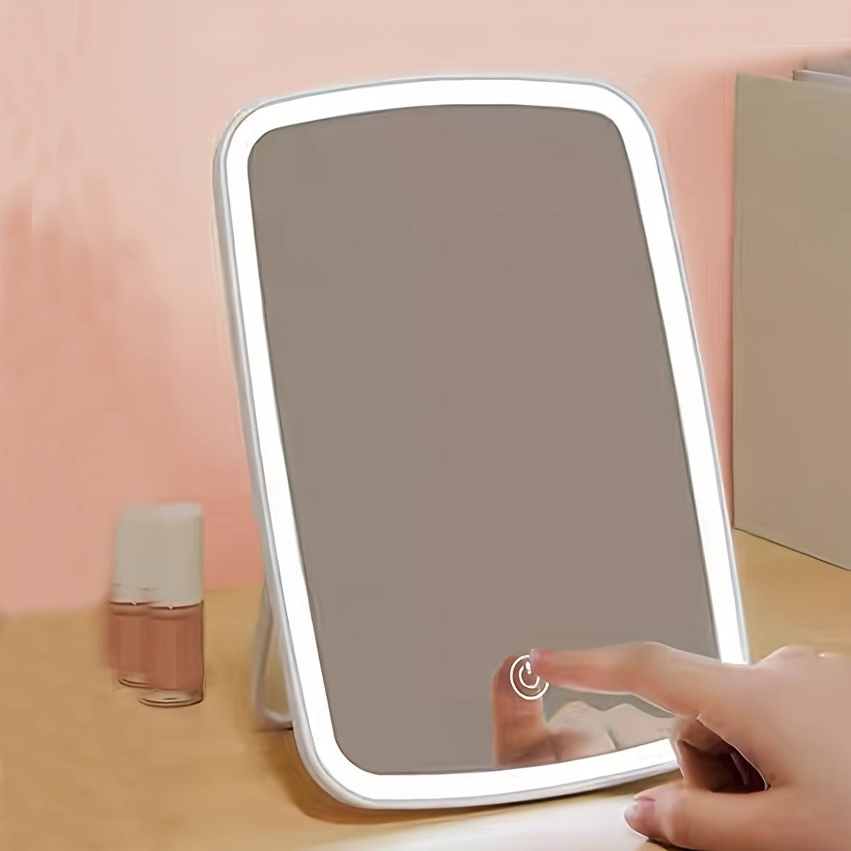 GlowPerfect LED Make-up Mirror - Lighting and Style in One