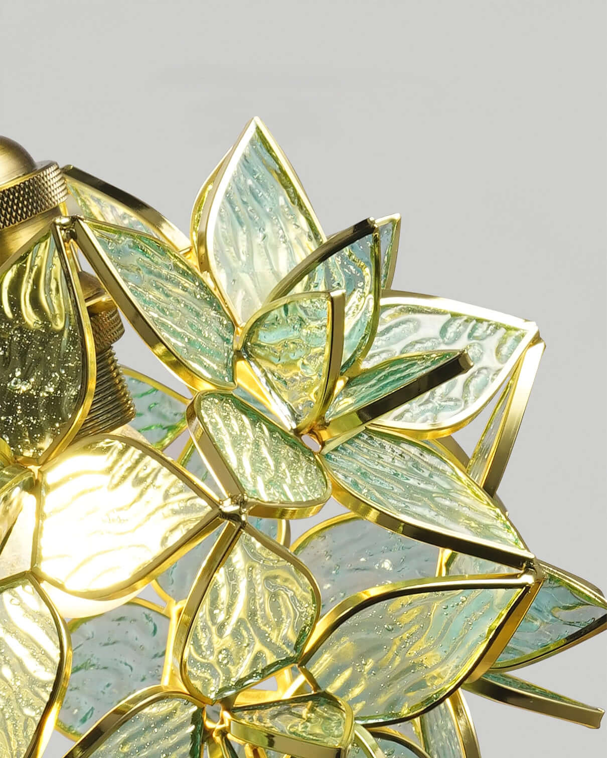 Elegant Pendant Lamp with Shell Design