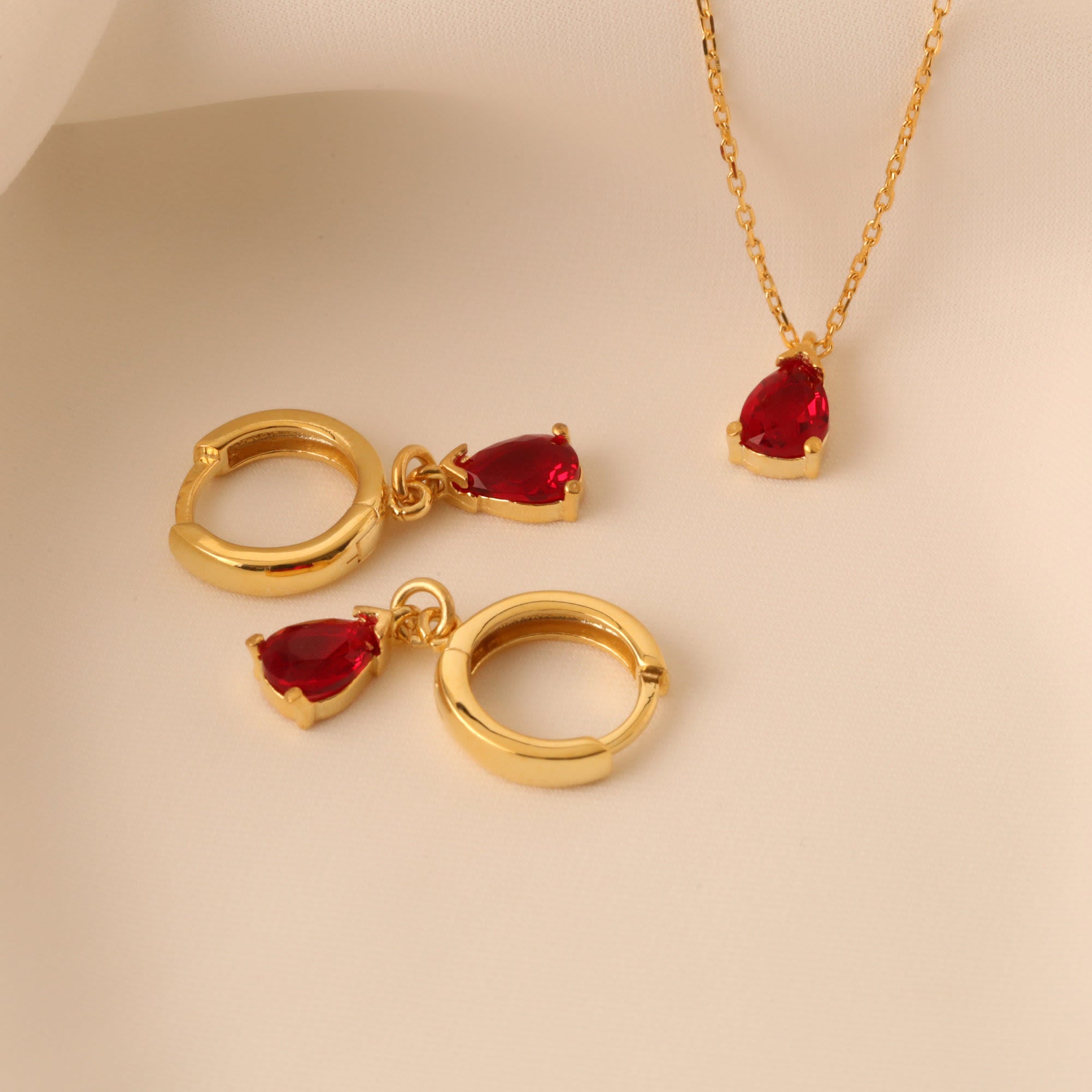 Stylish Garnet Birthstone Jewellery Set – Liora