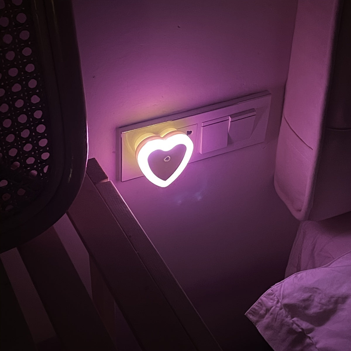HeartGlow LED Night Light - Smart Dusk-to-Dawn Night Lighting