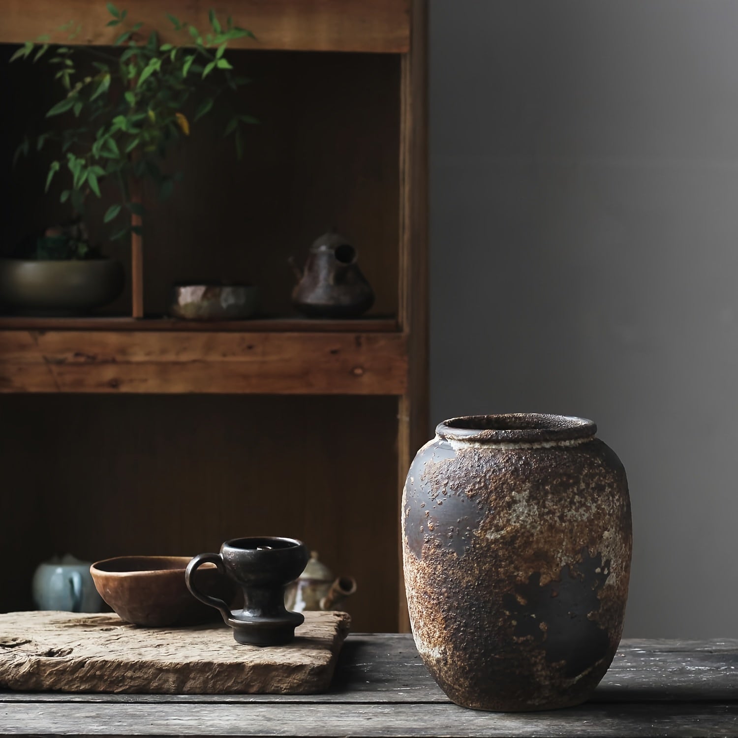 Rustic Earthenware Vase - For a Timeless Atmosphere in Your Home
