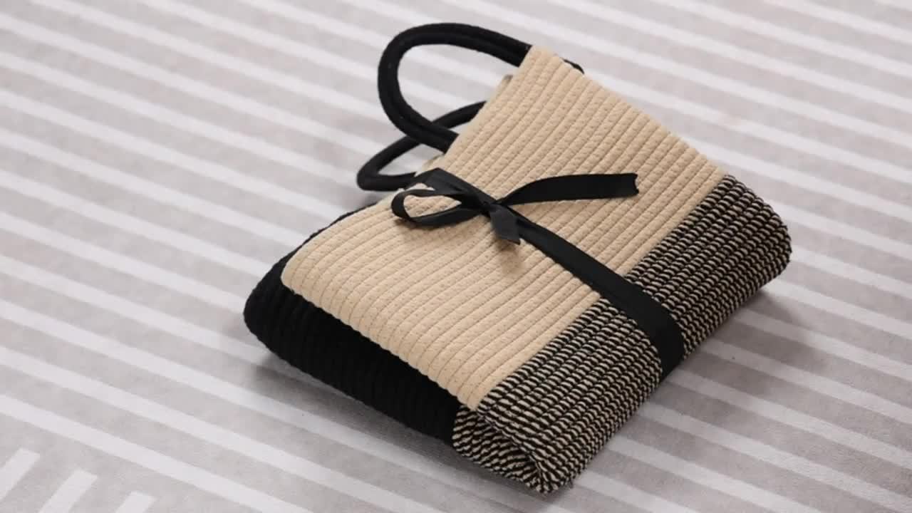 Stylish Two-Tone Laundry Basket - Space for More, Convenient and Durable