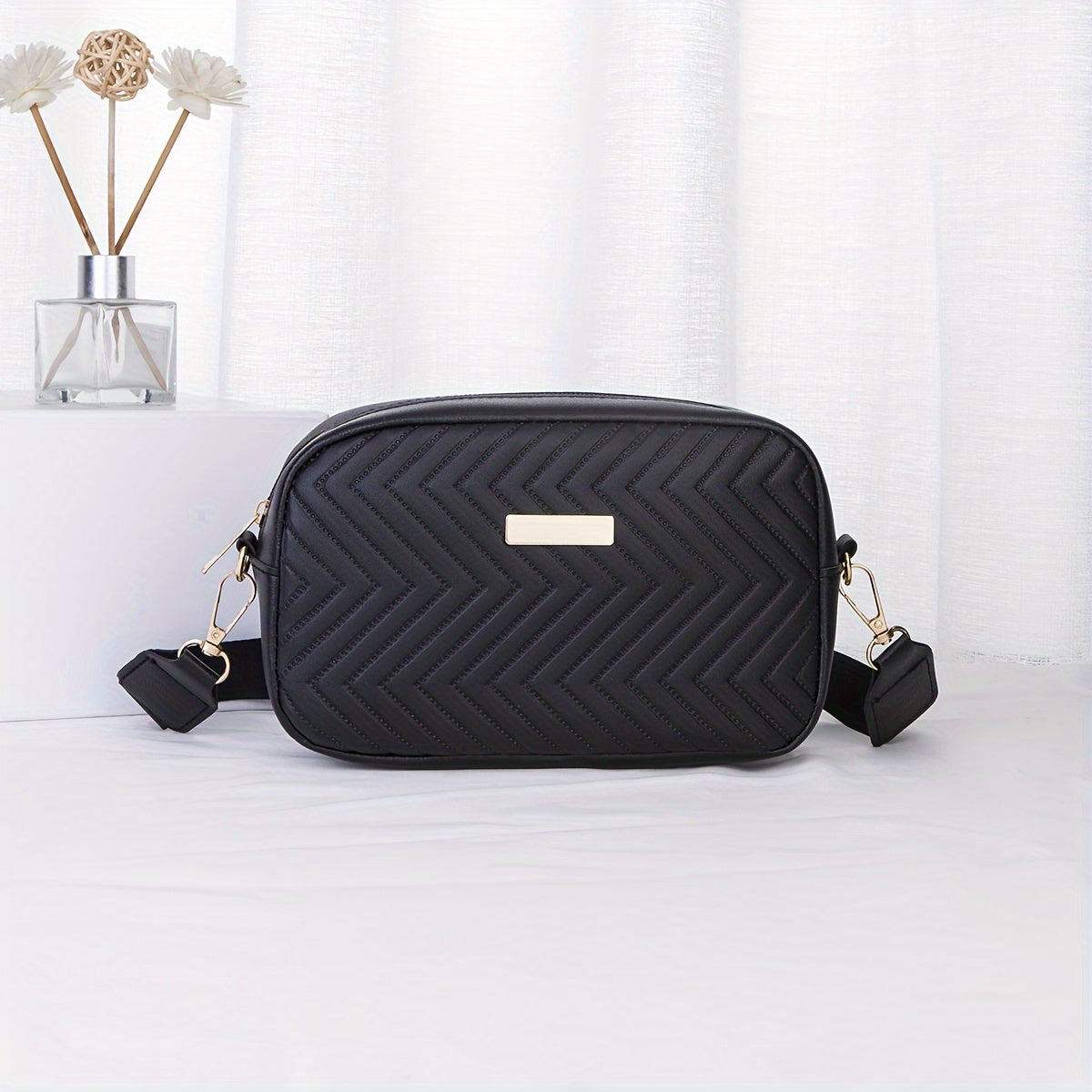 Chic Lightweight Women's Bag – Striped and Quilted with Gold Hardware