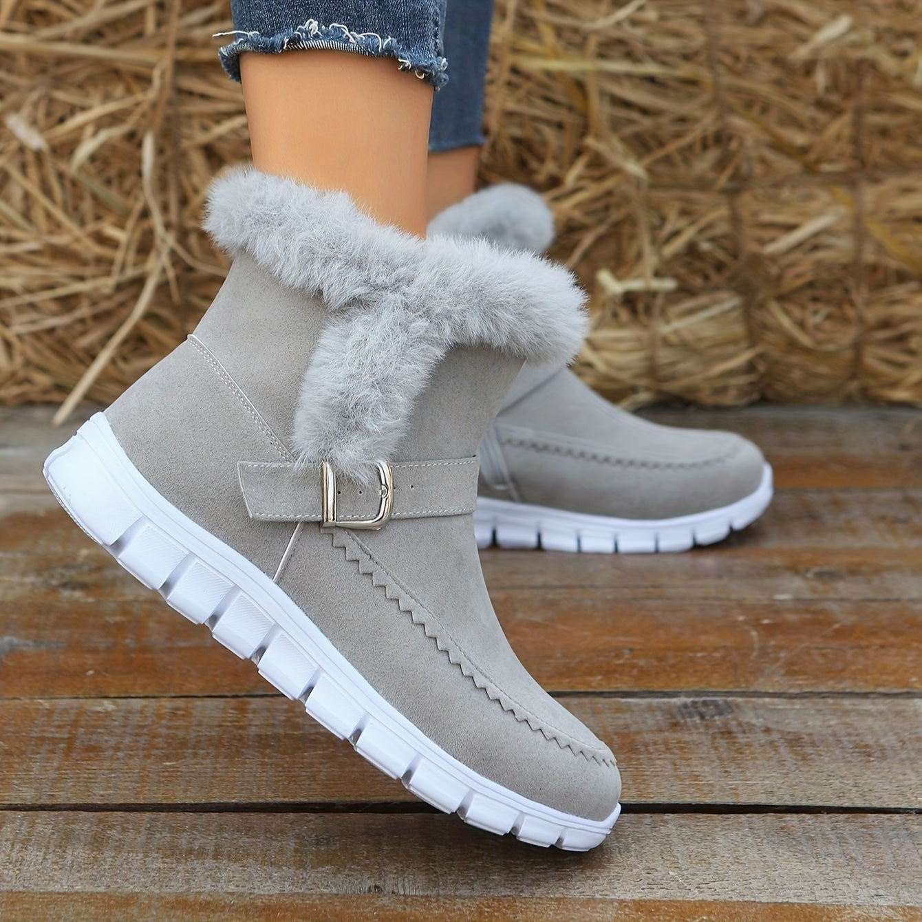 Warm Velvet Snow Boots for Women - Comfortable and Stylish