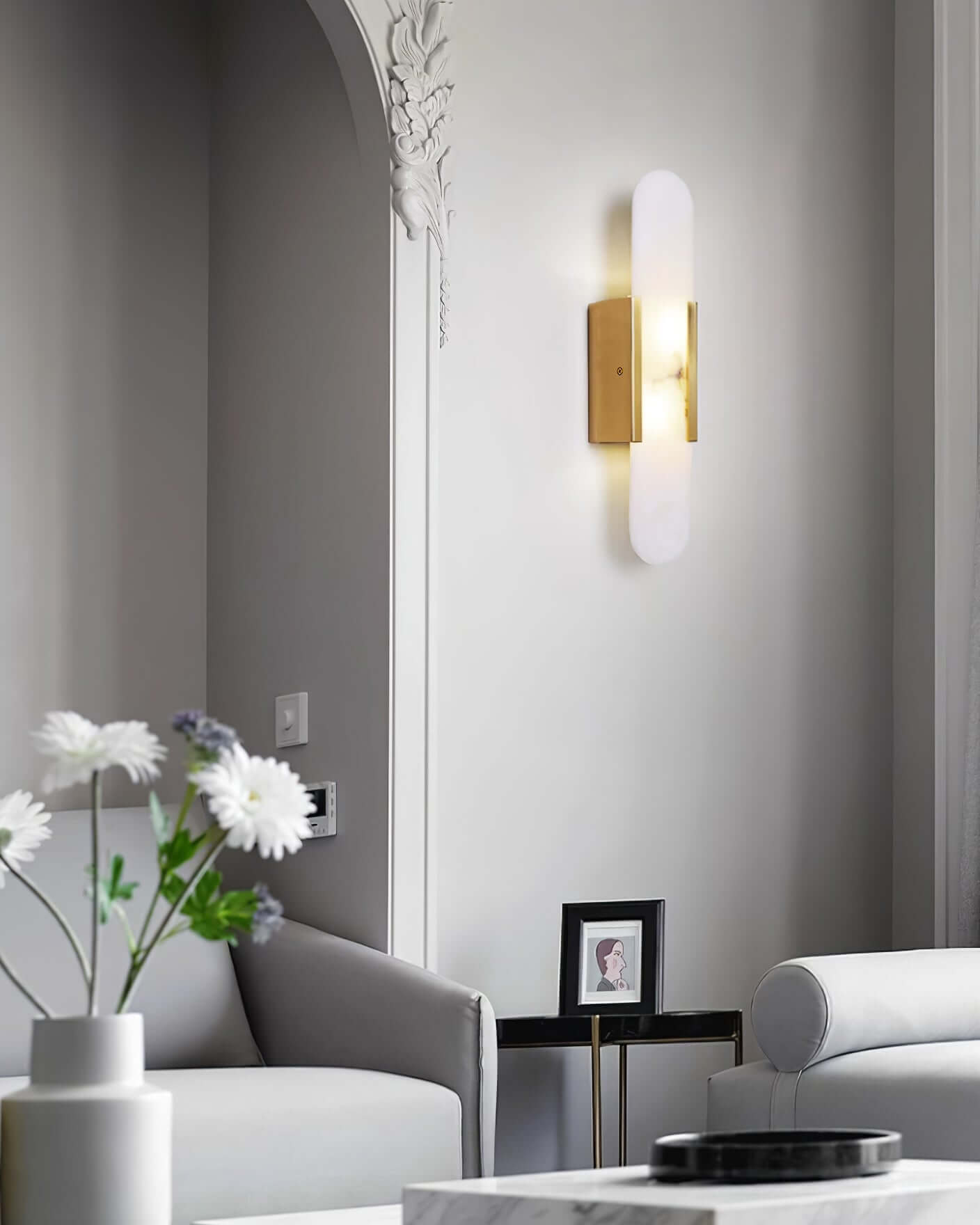 Modern Wall Lamp - Alabaster & Metal