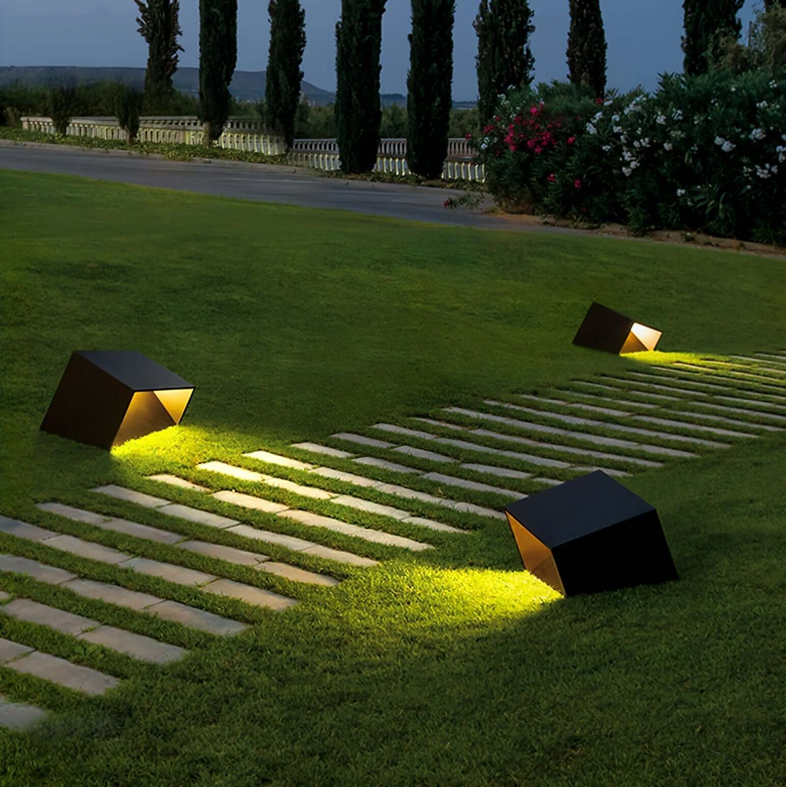 Cube-Shaped Solar Garden Lamp