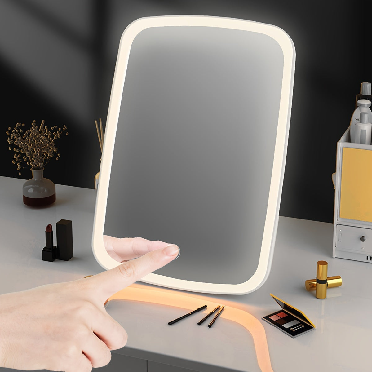 GlowPerfect LED Make-up Mirror - Lighting and Style in One