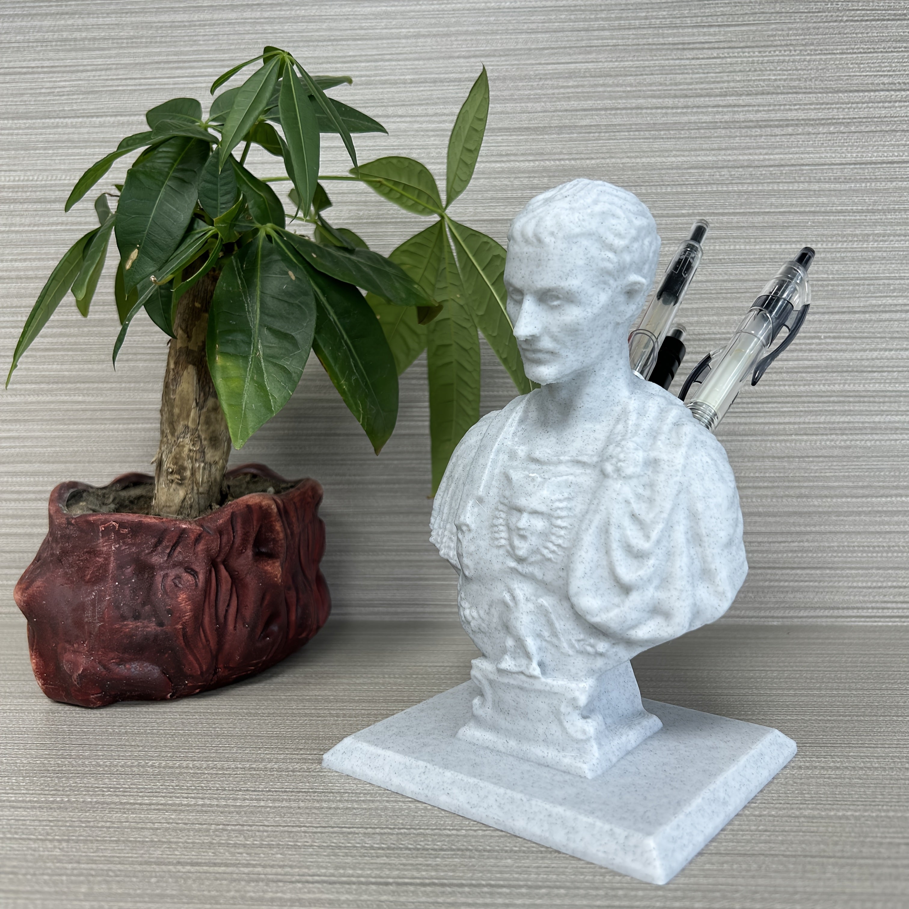 Caesar’s Quill – Creative Julius Caesar Pen Holder