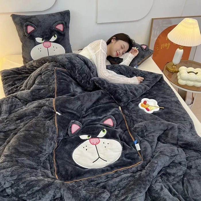 SnuggleSoft Blanket and Cushion Set – Ultimate Warmth and Cosiness for Every Moment