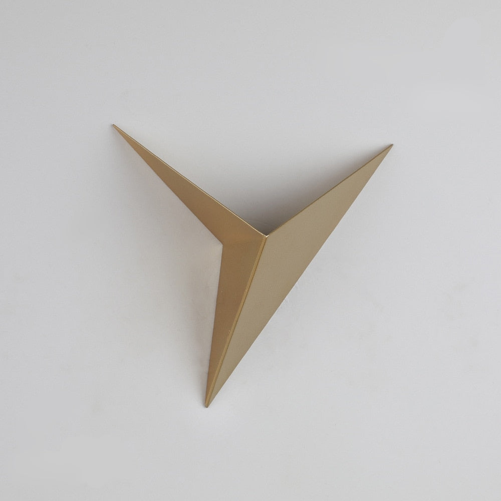 Modern Triangular Wall Lamp - TrigoLux