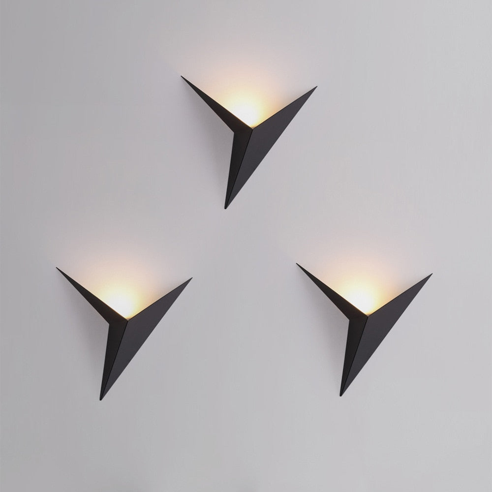 Modern Triangular Wall Lamp - TrigoLux