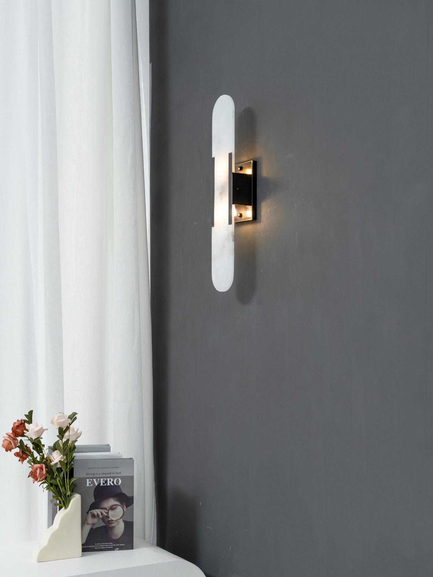 Modern Wall Lamp - Alabaster & Metal