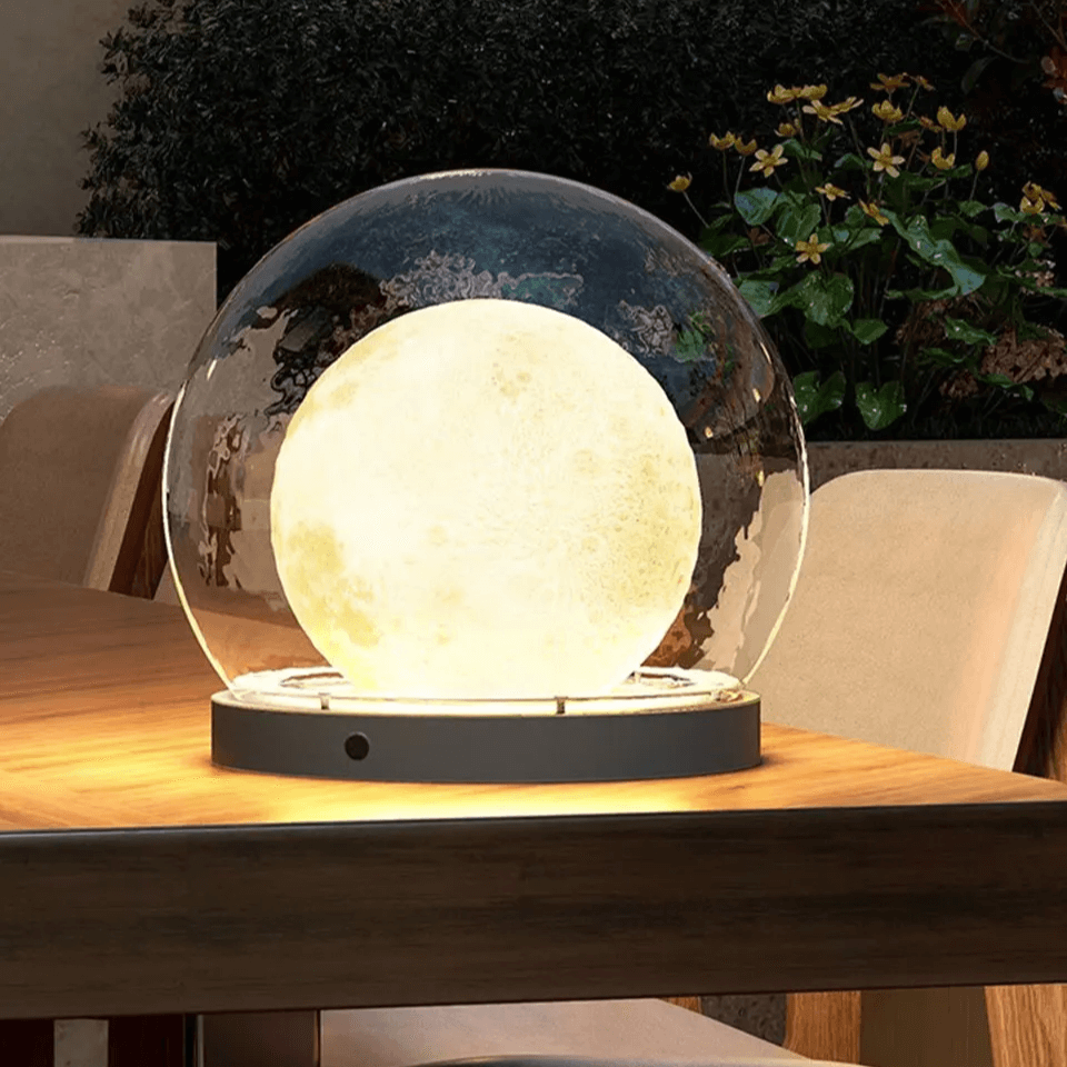 Modern Outdoor Lamp - Moon Shaped Design