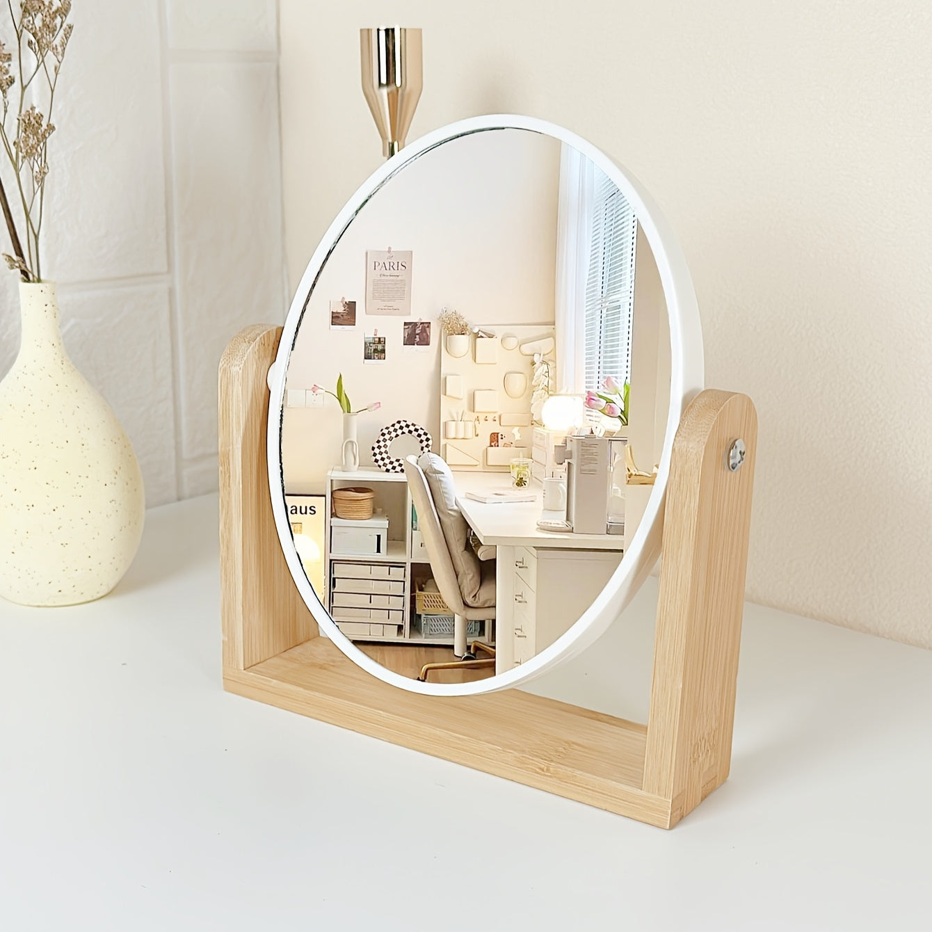 Stylish Double-Sided Make-Up Mirror – Practical and Atmospheric