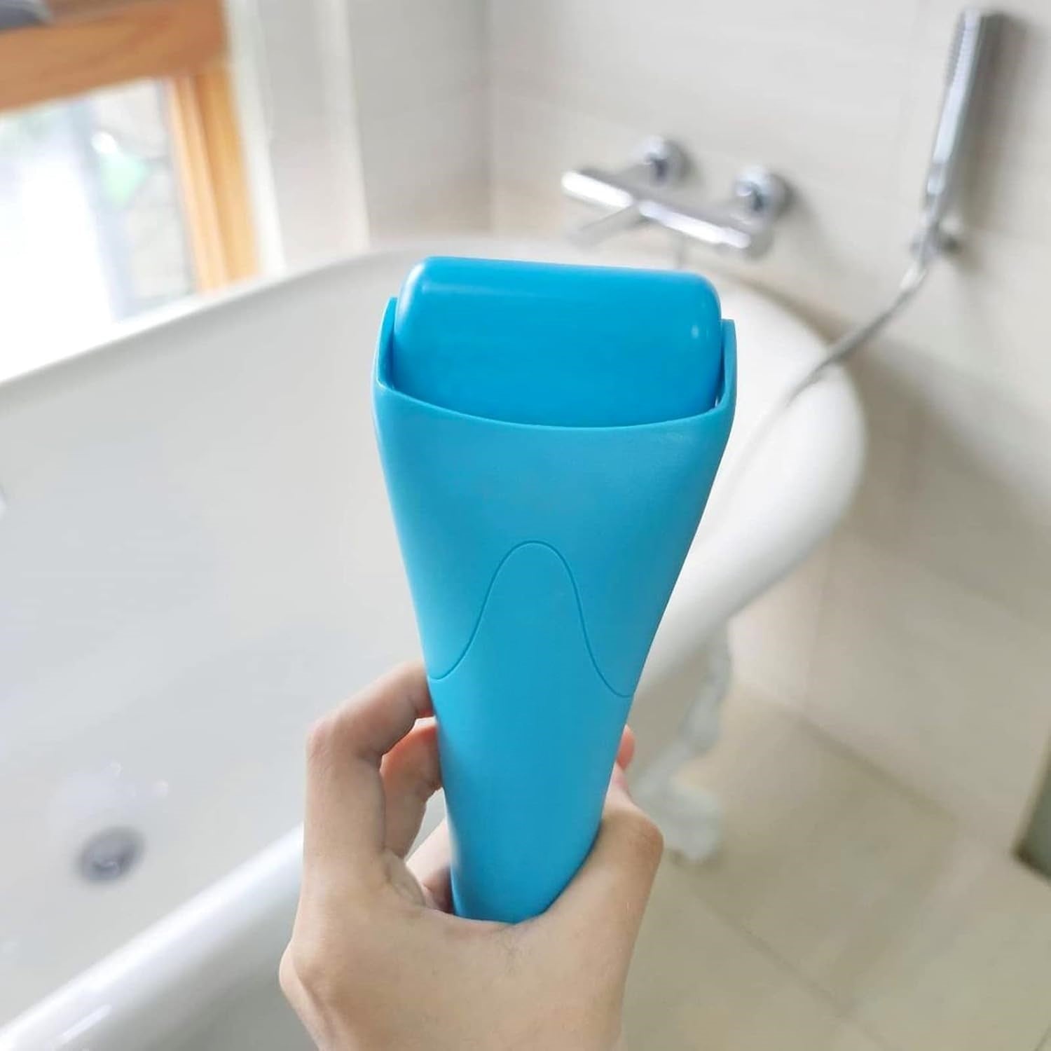 Face Ice Roller – Reduces Wrinkles & Puffiness!