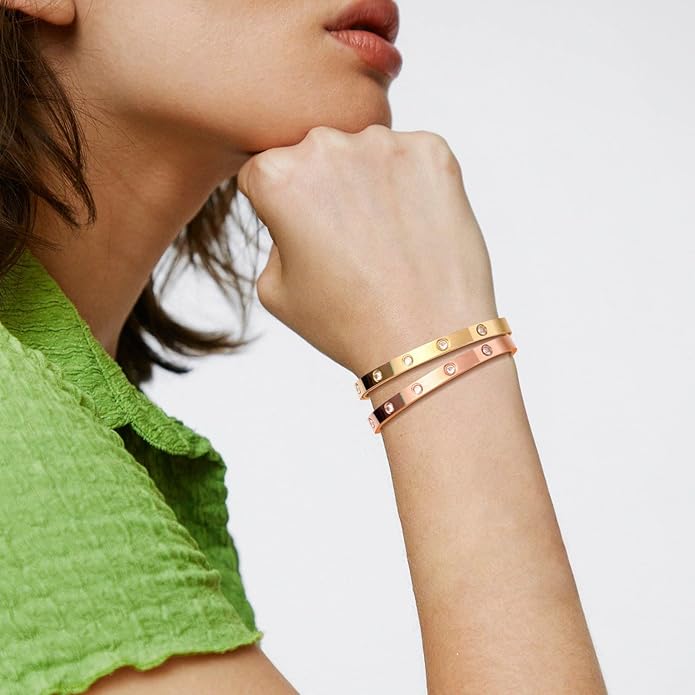 Elegant Bracelet | Golden Design | Timeless Style