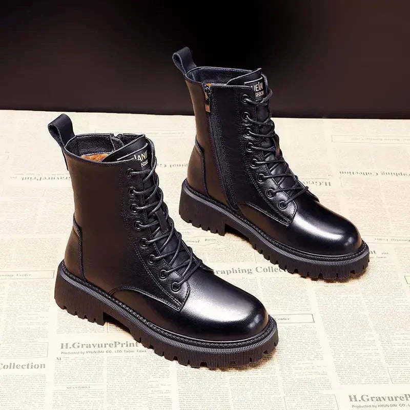 Jasmijn - Elegant Black Winter Boots - Style & Comfort