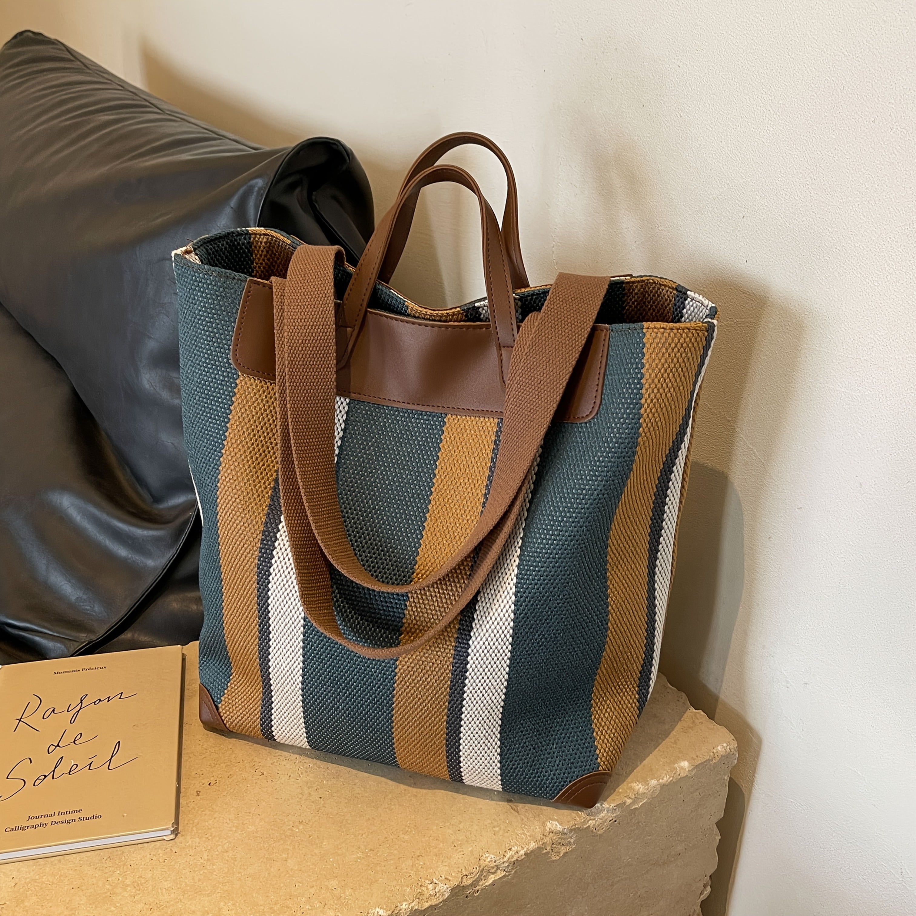 MetroStripe Casual Tote – Functionality and Design