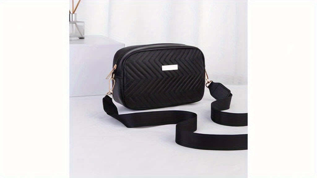 Chic Lightweight Women's Bag – Striped and Quilted with Gold Hardware