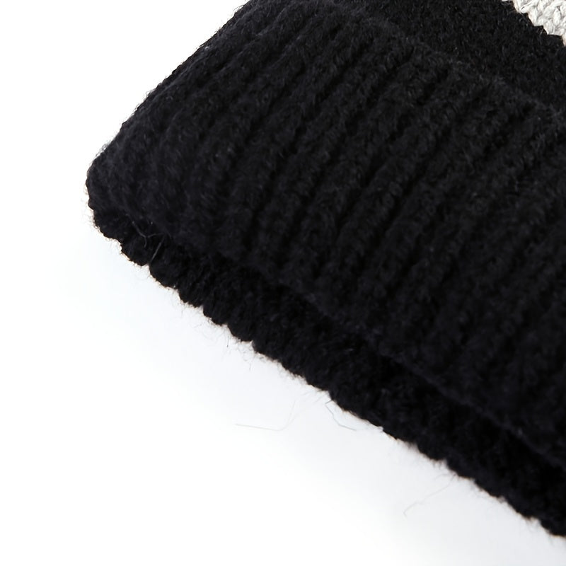 Trendy Winter Set - Beanie, Scarf and Gloves for Cold Days