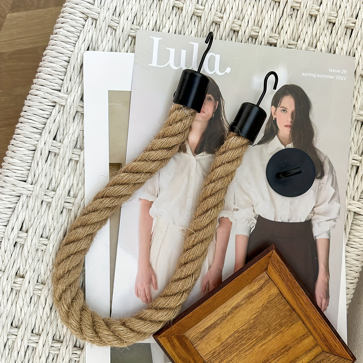 Hemp Rope Toilet Roll Holder - For Stylish Bathrooms