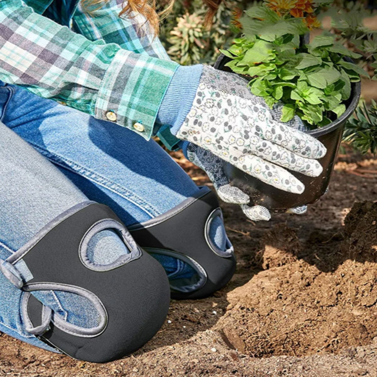 Knee Protectors for Gardening – GardenGuard