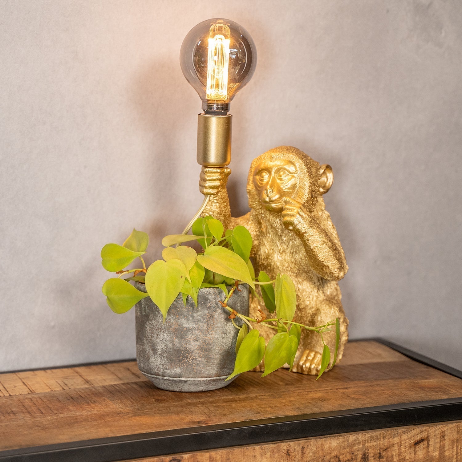 Luxurious Golden Monkey Table Lamp – GoldenChimp