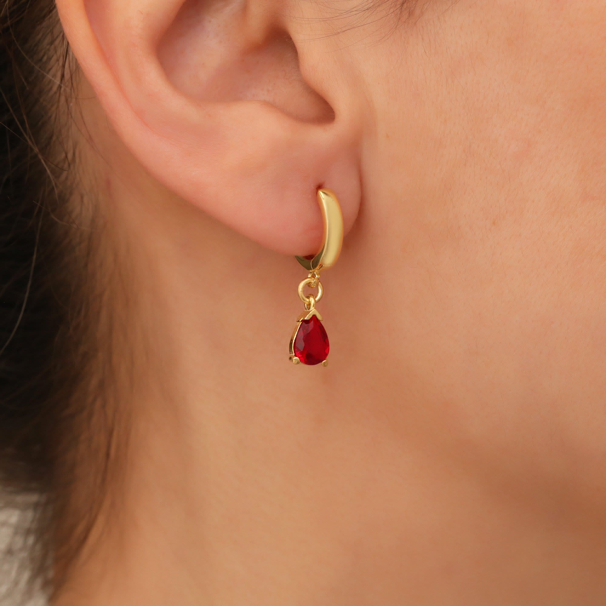 Stylish Garnet Birthstone Jewellery Set – Liora