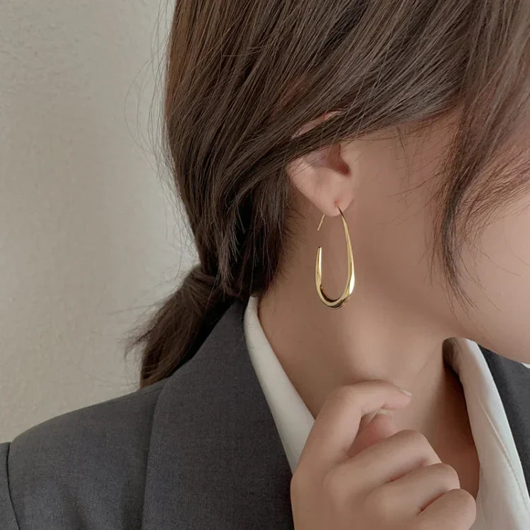 Comfortable Fluid Hoops – Liv