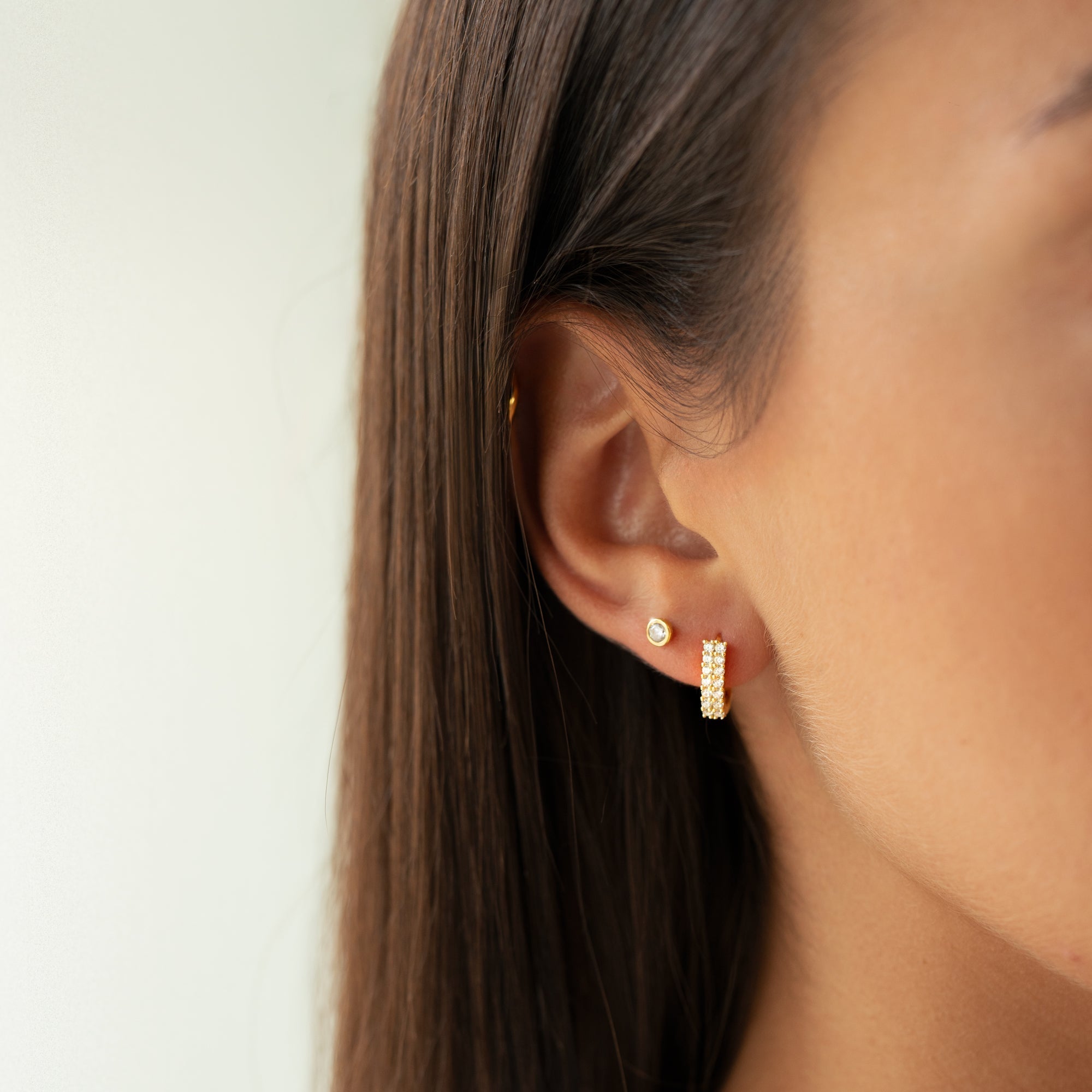 Compact Circle Earrings – Amira