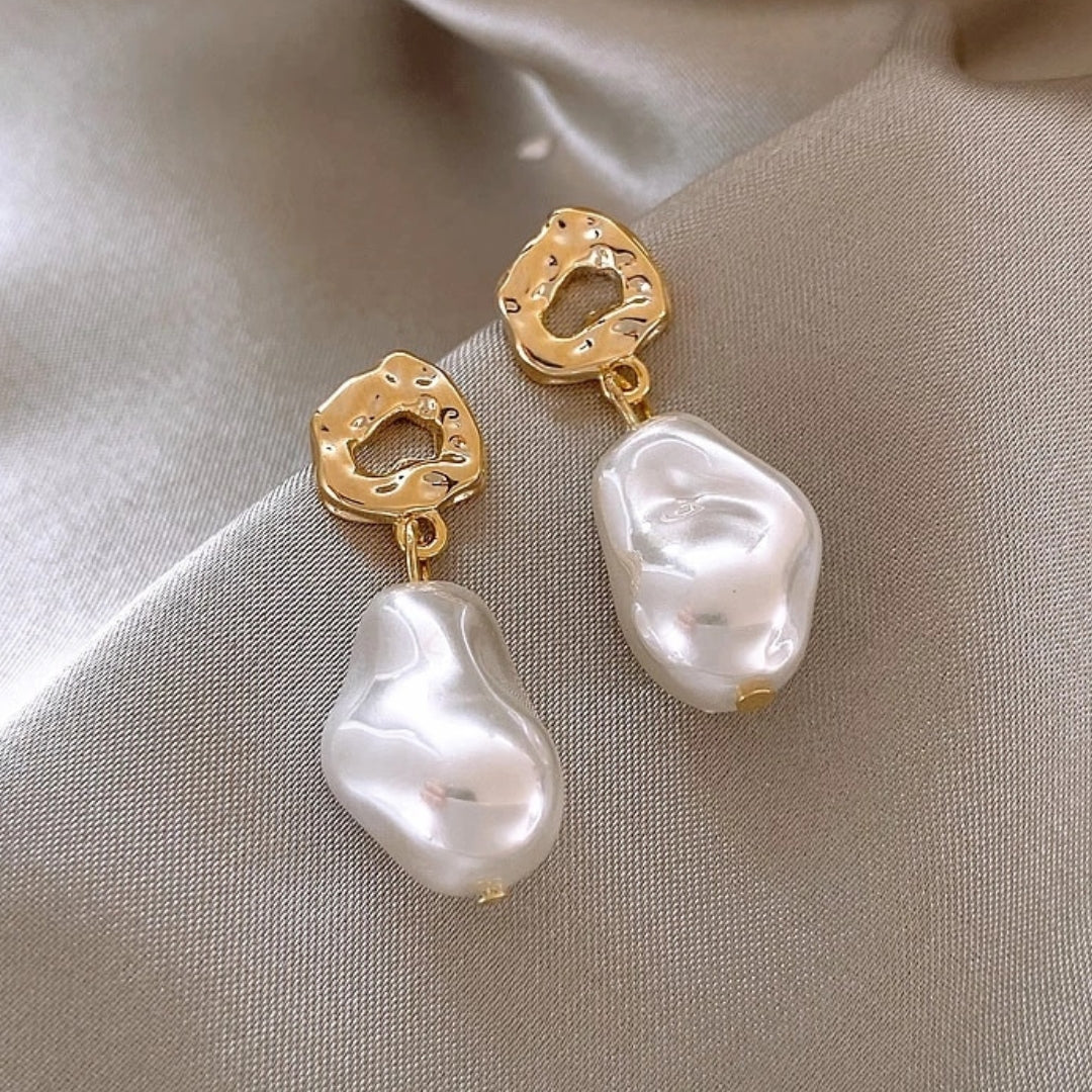 Boho Pearl Earrings in Gold – Mara