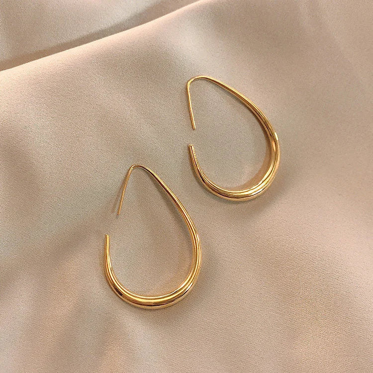 Comfortable Fluid Hoops – Liv