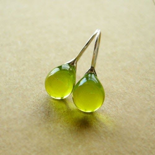 Vintage Olive Glass Earrings – Olivia