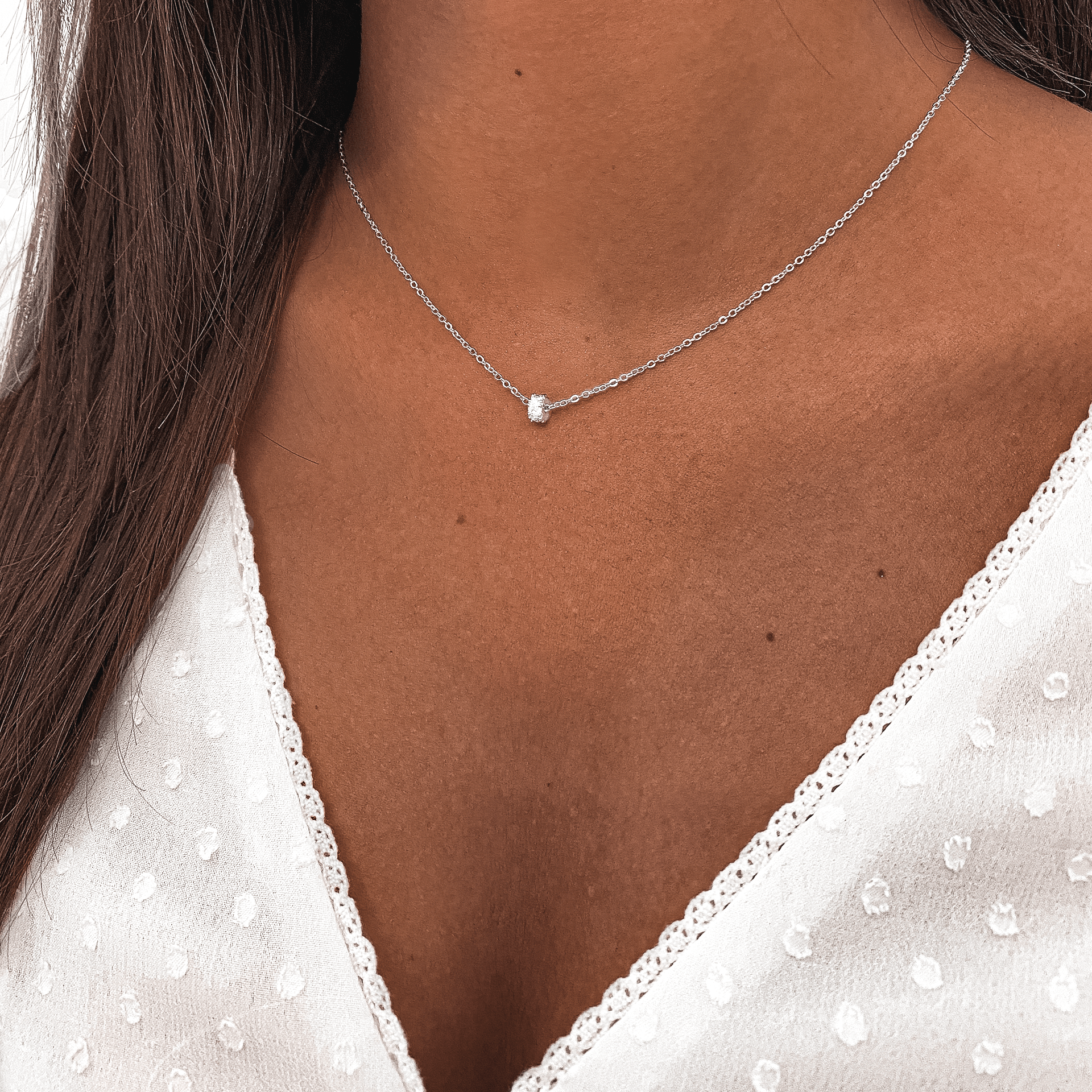 Sparkling Circle Necklace - Valerie