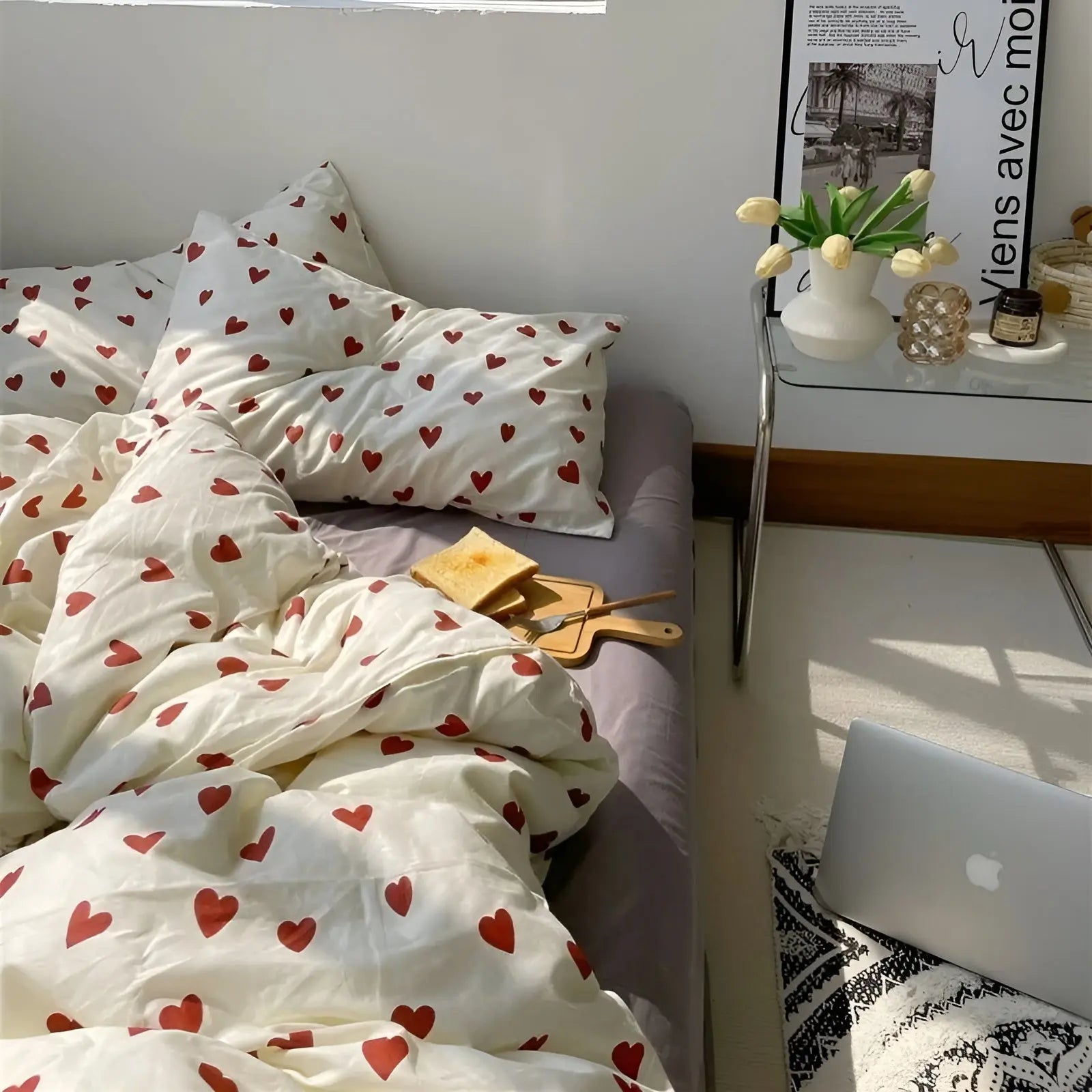 Bedding Set with Heart Motif – LoveLuxe