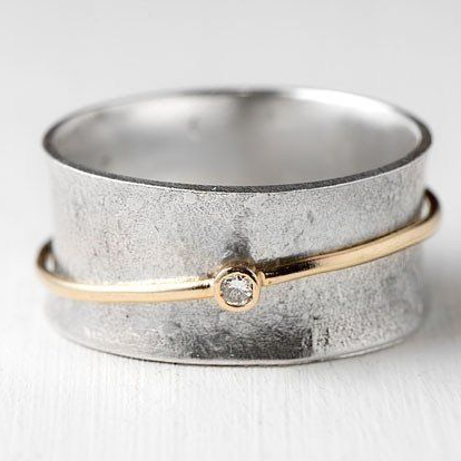 Vintage Silver Ring with Golden Lines and Zirconia – Aurina