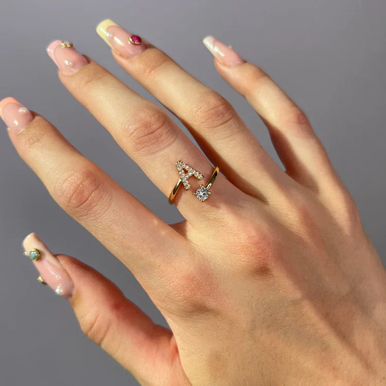 JewelEngrave | Elegant ring with your initials, to keep memories alive