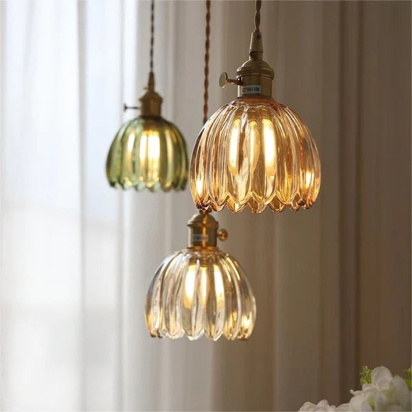 Japanese Retro Glass Flower Pendant Light | Elegant Flower-Shaped Glass Pendant | Warm Ambient Lighting | High-Quality Materials | Modern and Retro Style Combination | Interior Design Eye-Catcher | Easy Installation