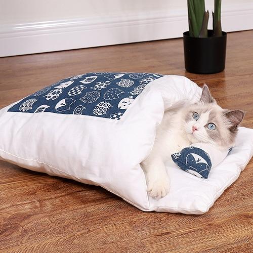 Winter Cat Sleeping Bag – SnugKitty Frost Magic