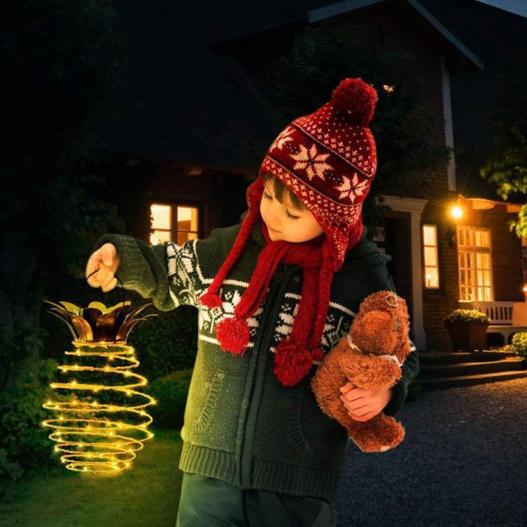 Pineapple Solar Lamp – Tropical Ambient Lighting for Outdoors