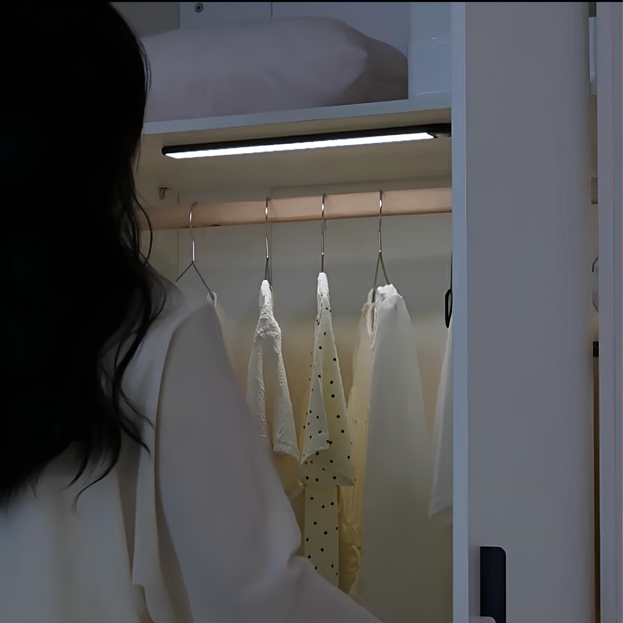 Wireless Motion Sensor Lamp - GlowMotion