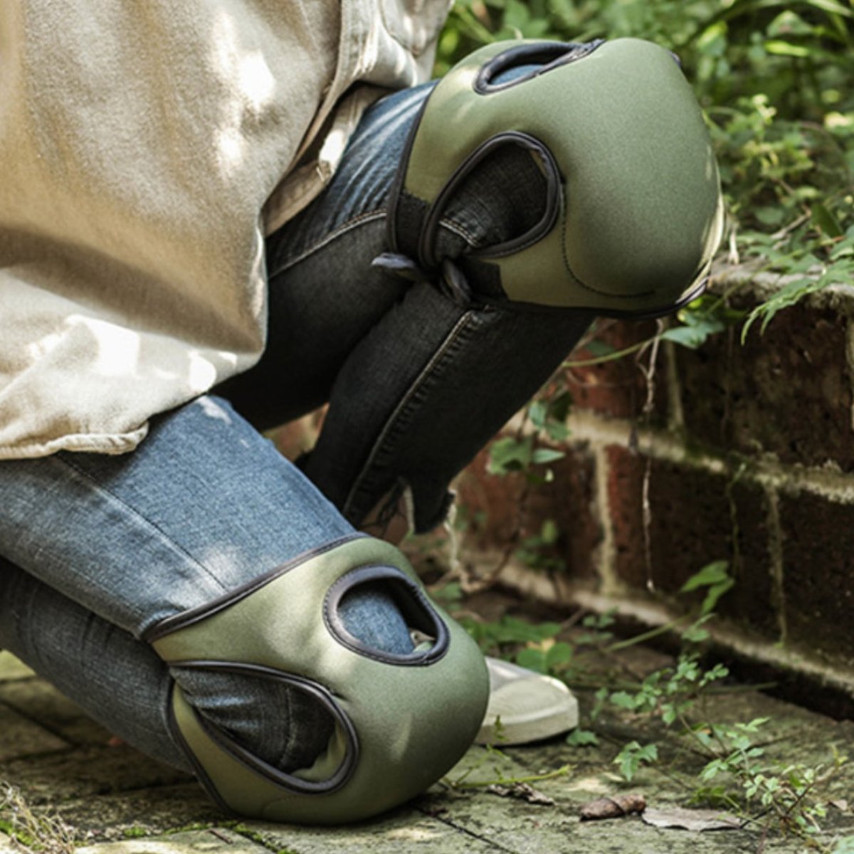 Knee Protectors for Gardening – GardenGuard