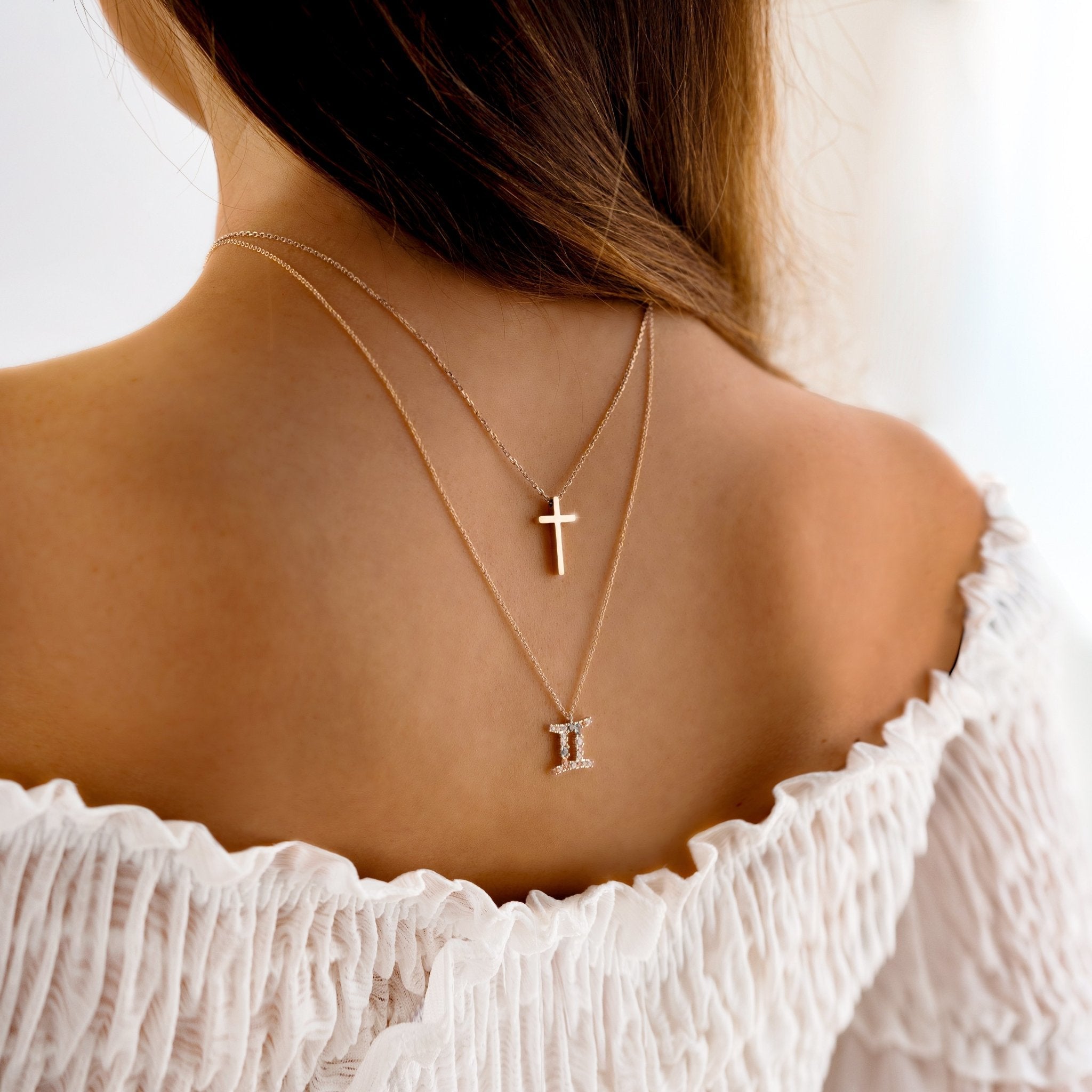 Cross Pendant Necklace - Isabella