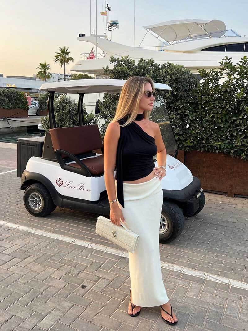 Luxe Woven Handbag - Elegance with Gold Closure