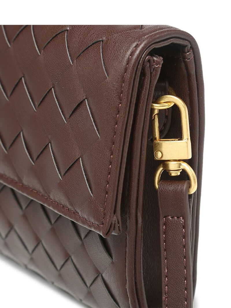Luxe Woven Handbag - Elegance with Gold Closure